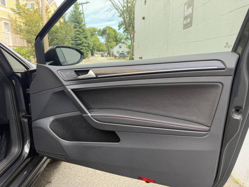 2016 Volkswagen Golf GTI SE