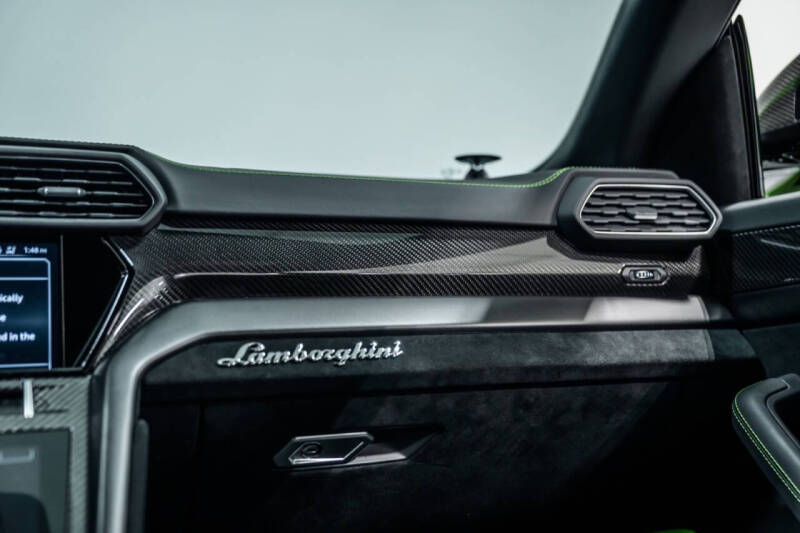 2023 Lamborghini Urus Performante