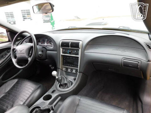 2004 Ford Mustang Mach 1 Premium