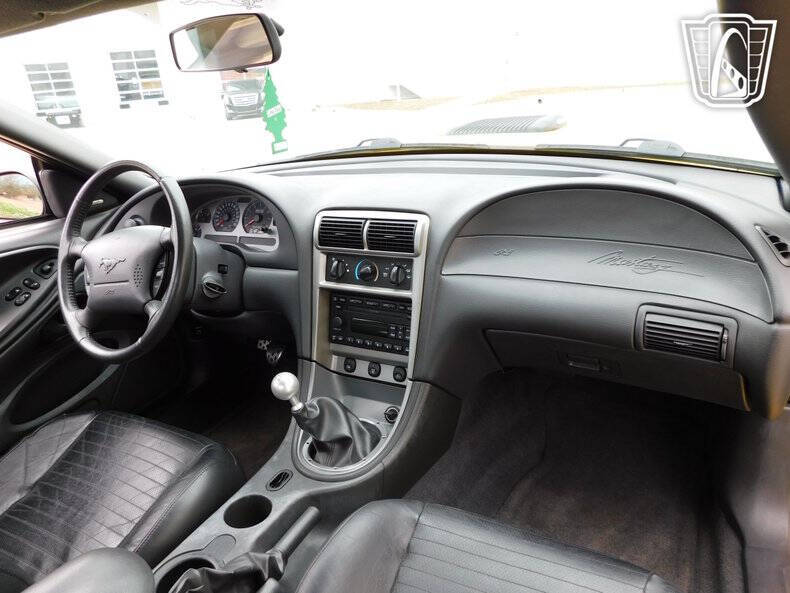 2004 Ford Mustang Mach 1 Premium