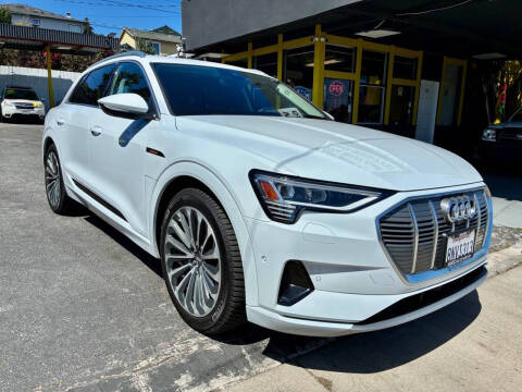 2019 Audi e-tron quattro Prestige
