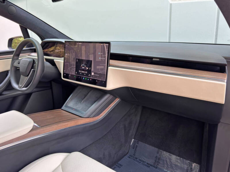 2023 Tesla Model X Standard Range