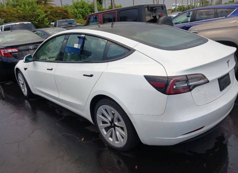 2021 Tesla Model 3 Standard Range Plus