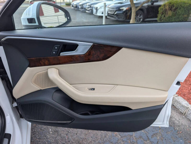 2017 Audi A4 2.0T quattro Premium Plus