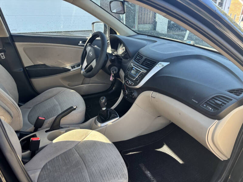 2017 Hyundai Accent SE