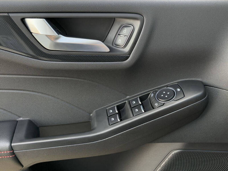 2025 Ford Escape Hybrid ST-Line