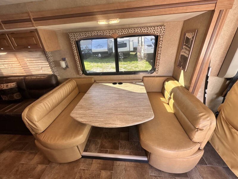 2015 Thor Motor Coach Hurricane