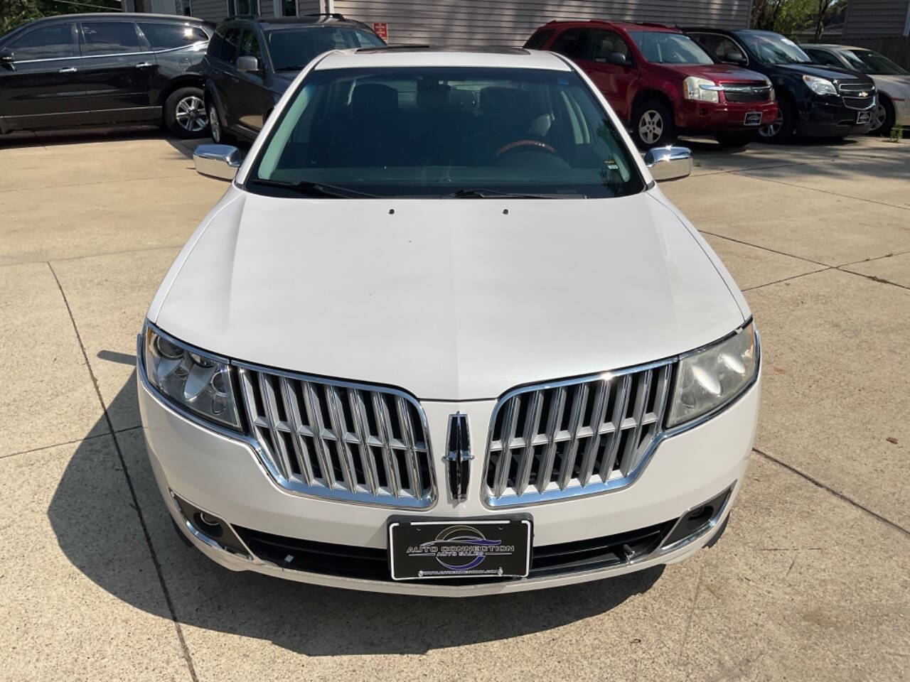 2010 Lincoln MKZ for sale at Auto Connection in Waterloo, IA