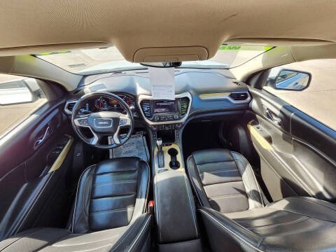 2017 GMC Acadia Denali
