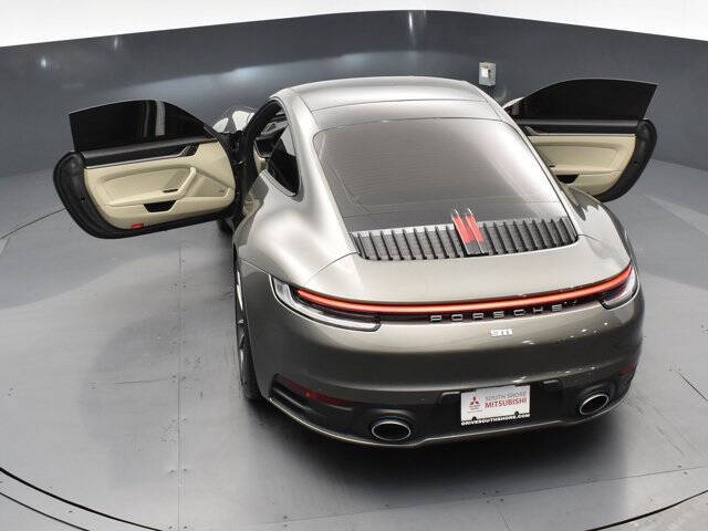 2022 Porsche 911 Carrera