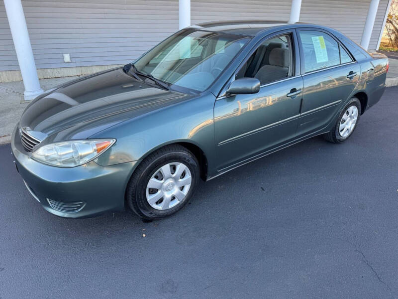 2005 Toyota Camry LE