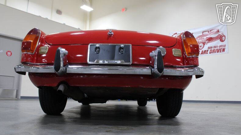 1972 MG B