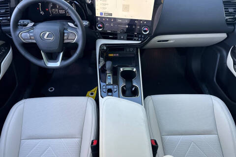 2026 Lexus NX 450h+ Luxury