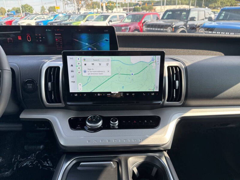 2025 Ford Expedition MAX Active