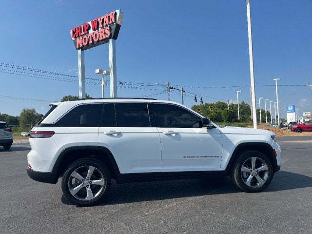 2022 Jeep Grand Cherokee 16