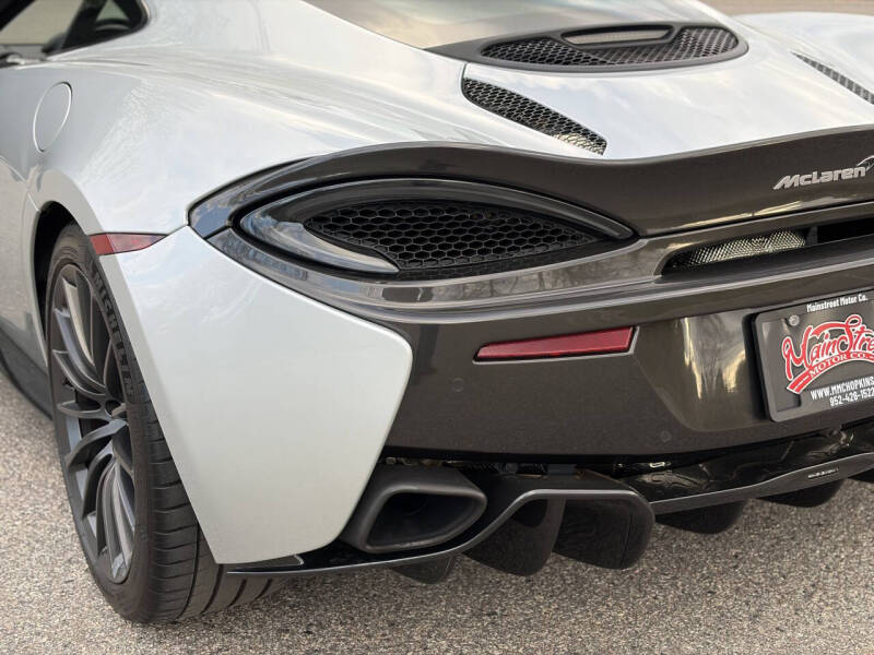 2017 McLaren 570GT