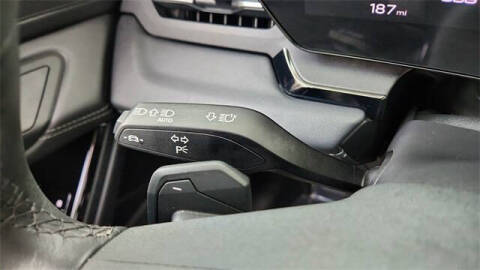 2025 Audi Q6 e-tron quattro Premium Plus