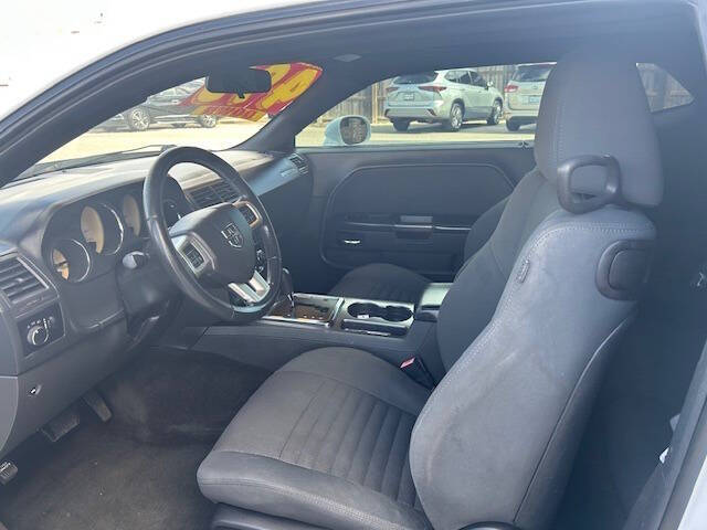 2012 Dodge Challenger SXT