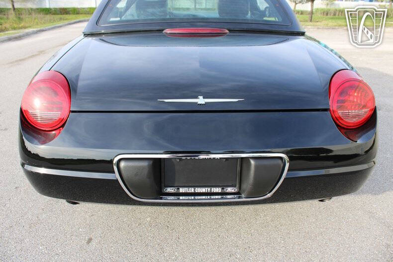 2005 Ford Thunderbird Deluxe