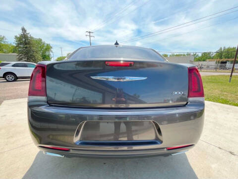 2016 Chrysler 300 S