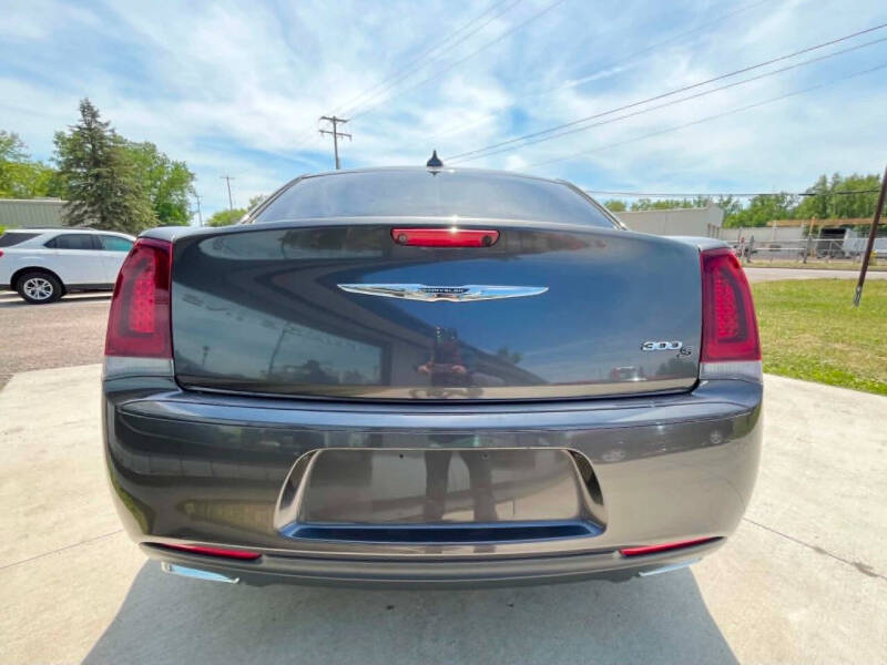 2016 Chrysler 300 S