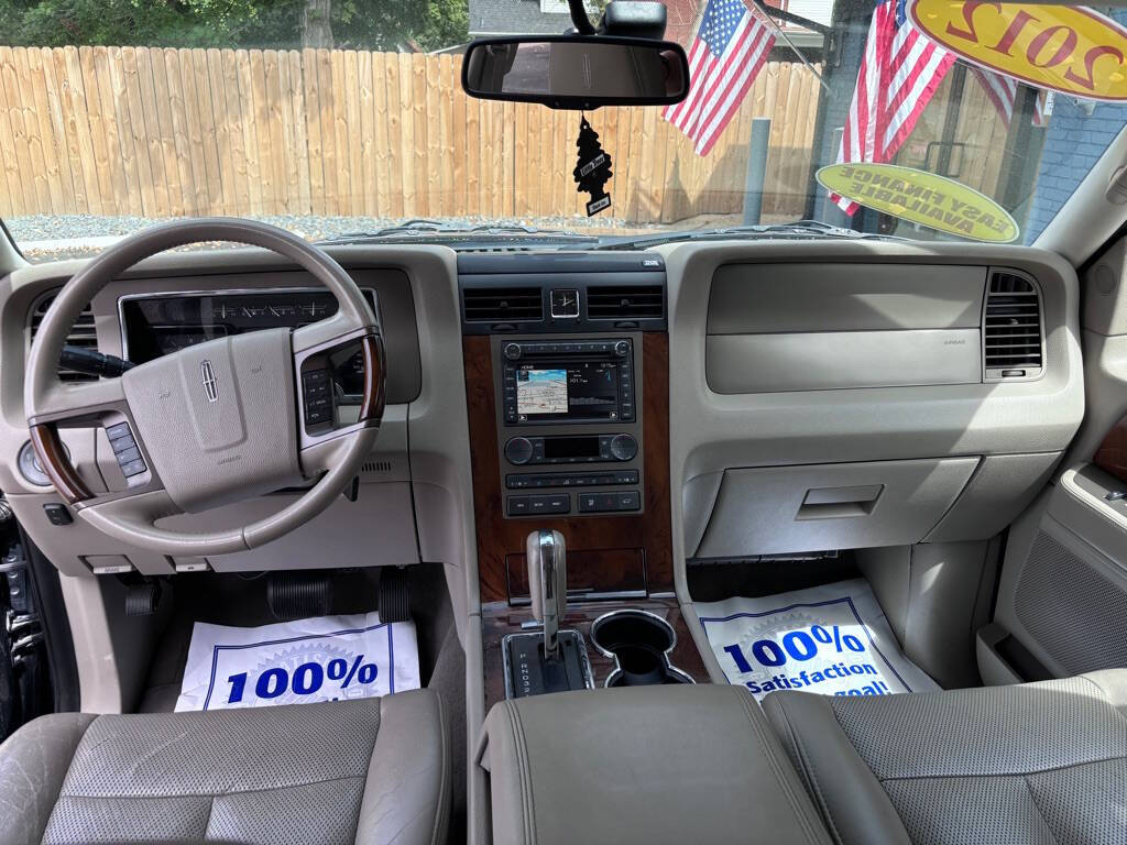 2012 Lincoln Navigator L for sale at Michael Johnson @ Allens Auto Sales Hopkinsville in Hopkinsville, KY