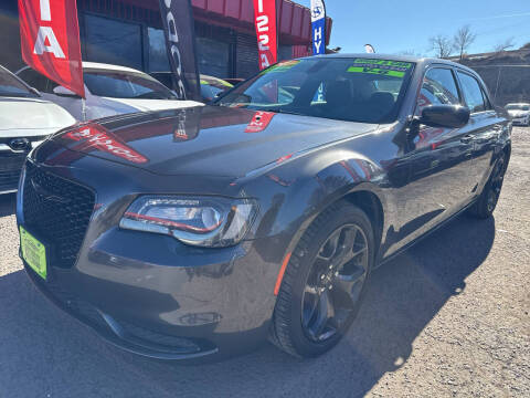 2023 Chrysler 300 Touring