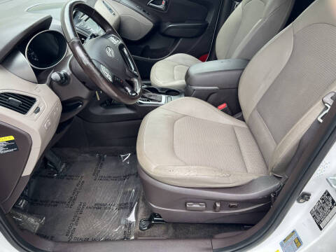 2015 Hyundai Tucson SE