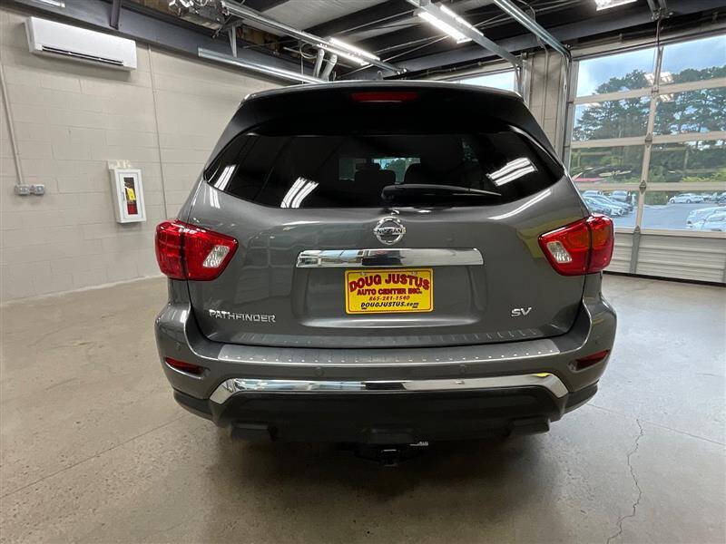 2020 Nissan Pathfinder SV