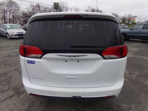 2017 Chrysler Pacifica Touring Plus