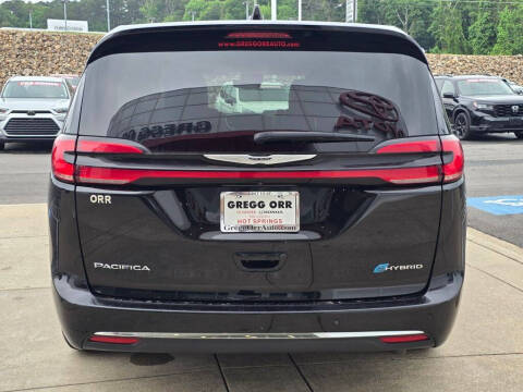 2024 Chrysler Pacifica Plug-In Hybrid Select