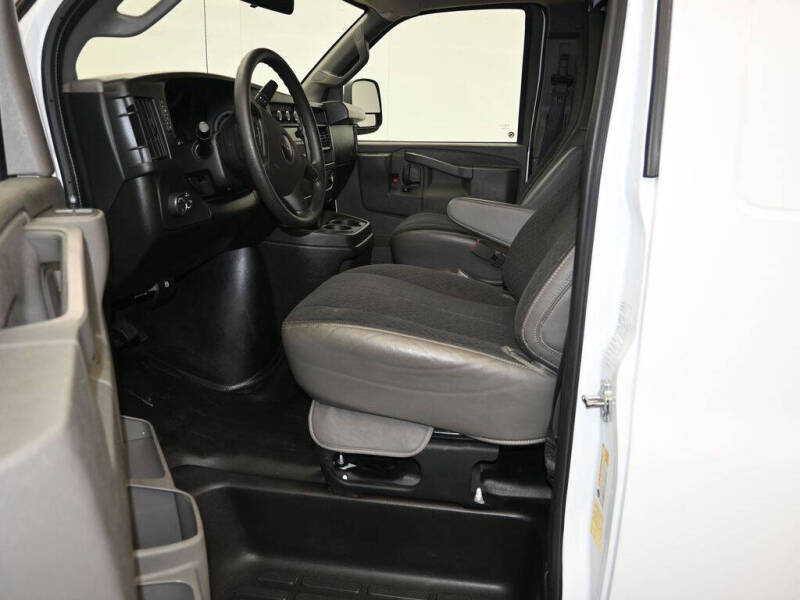 2024 GMC Savana 2500