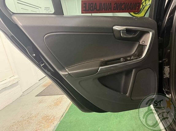 2016 Volvo V60 Cross Country T5 Platinum