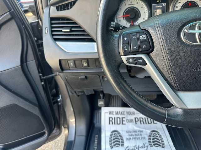 2017 Toyota Sienna SE Premium 8-Passenger