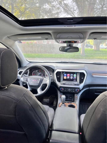 2017 GMC Acadia SLE-2