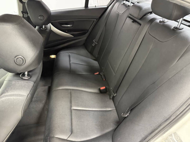 2017 BMW 3 Series 320i