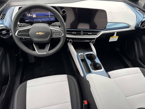 2026 Chevrolet Equinox EV LT 2