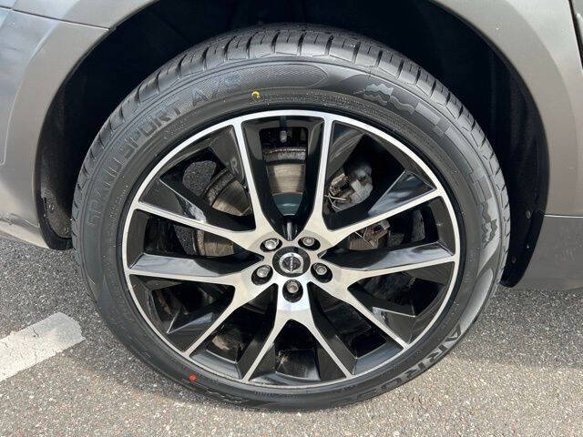 2020 Volvo V90 Cross Country T6