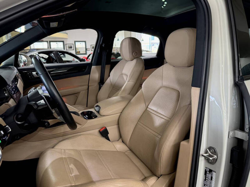 2021 Porsche Cayenne Coupe