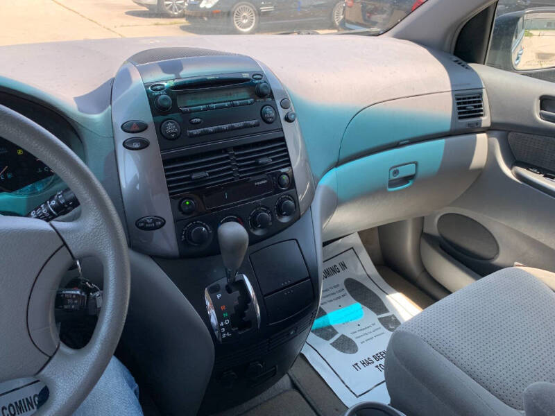 2007 Toyota Sienna LE 8-Passenger