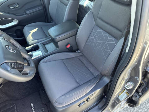 2025 Nissan Frontier SV