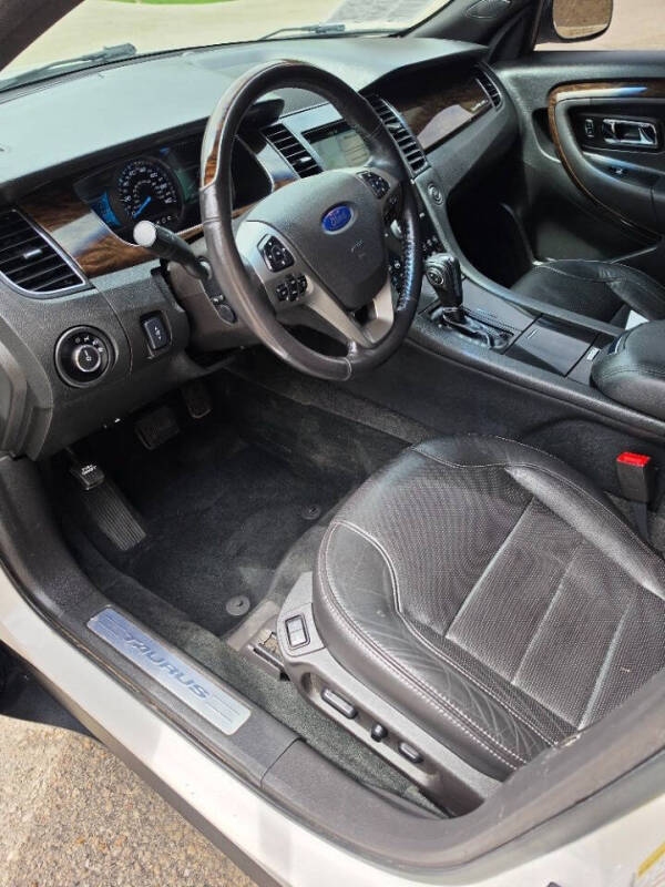 2016 Ford Taurus Limited