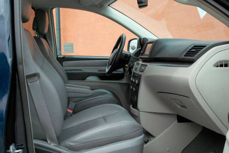 2014 Volkswagen Routan