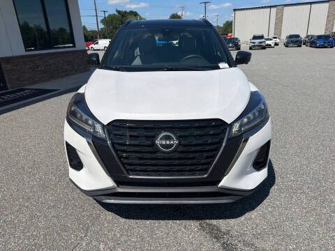 2023 Nissan Kicks SR
