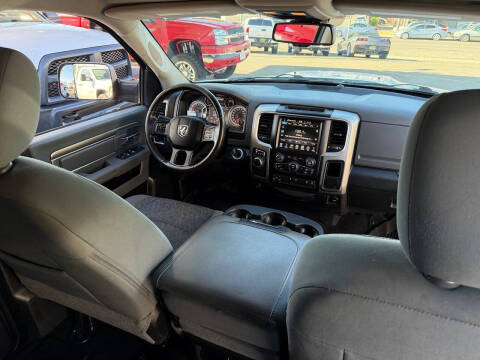 2016 RAM 1500 SLT