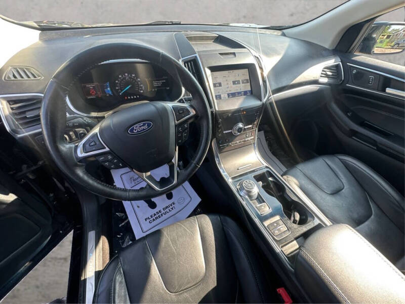 2020 Ford Edge Titanium