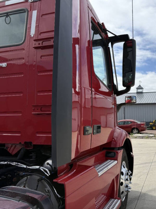 2020 Volvo VNR