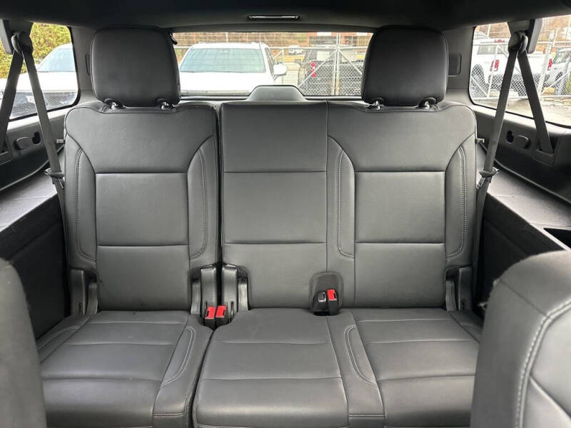 2022 Chevrolet Suburban LT