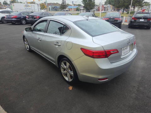 2013 Acura ILX 2.0L w/Tech