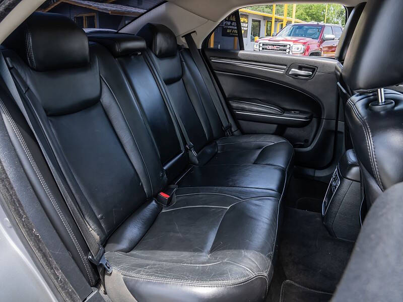 2015 Chrysler 300 Limited